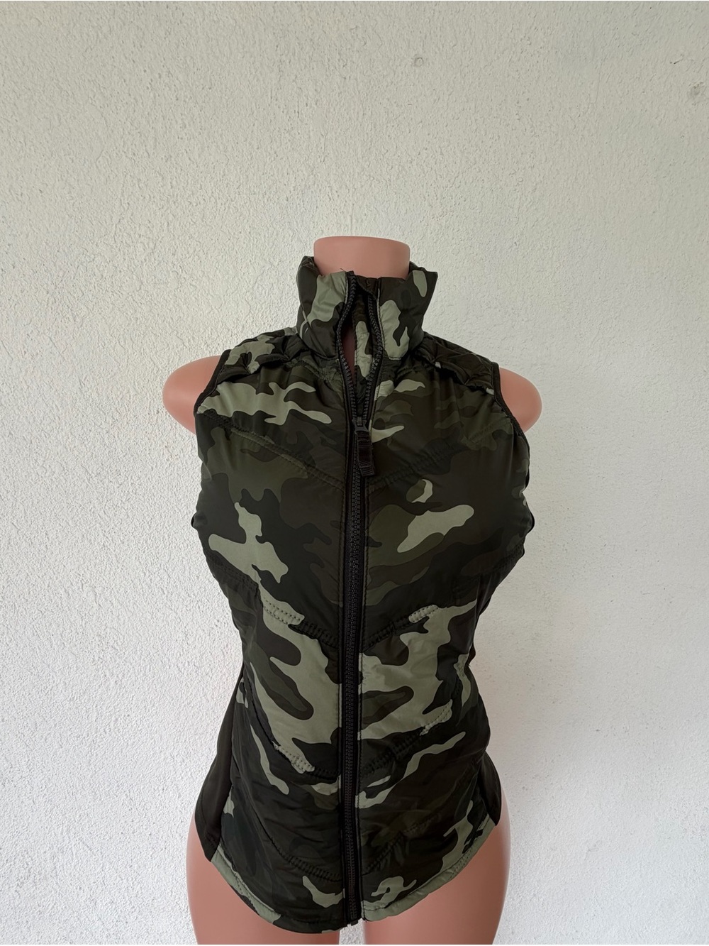 Avia Green Camo Zip-Up Women's Vest